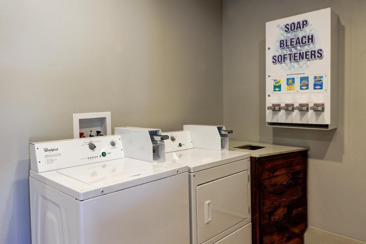 Holiday Inn Express Hotel & Suites Shelbyville By Ihg Bagian luar foto