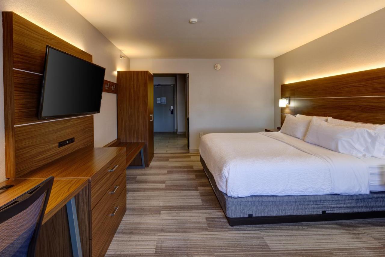 Holiday Inn Express Hotel & Suites Shelbyville By Ihg Bagian luar foto