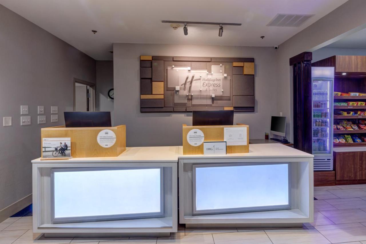 Holiday Inn Express Hotel & Suites Shelbyville By Ihg Bagian luar foto