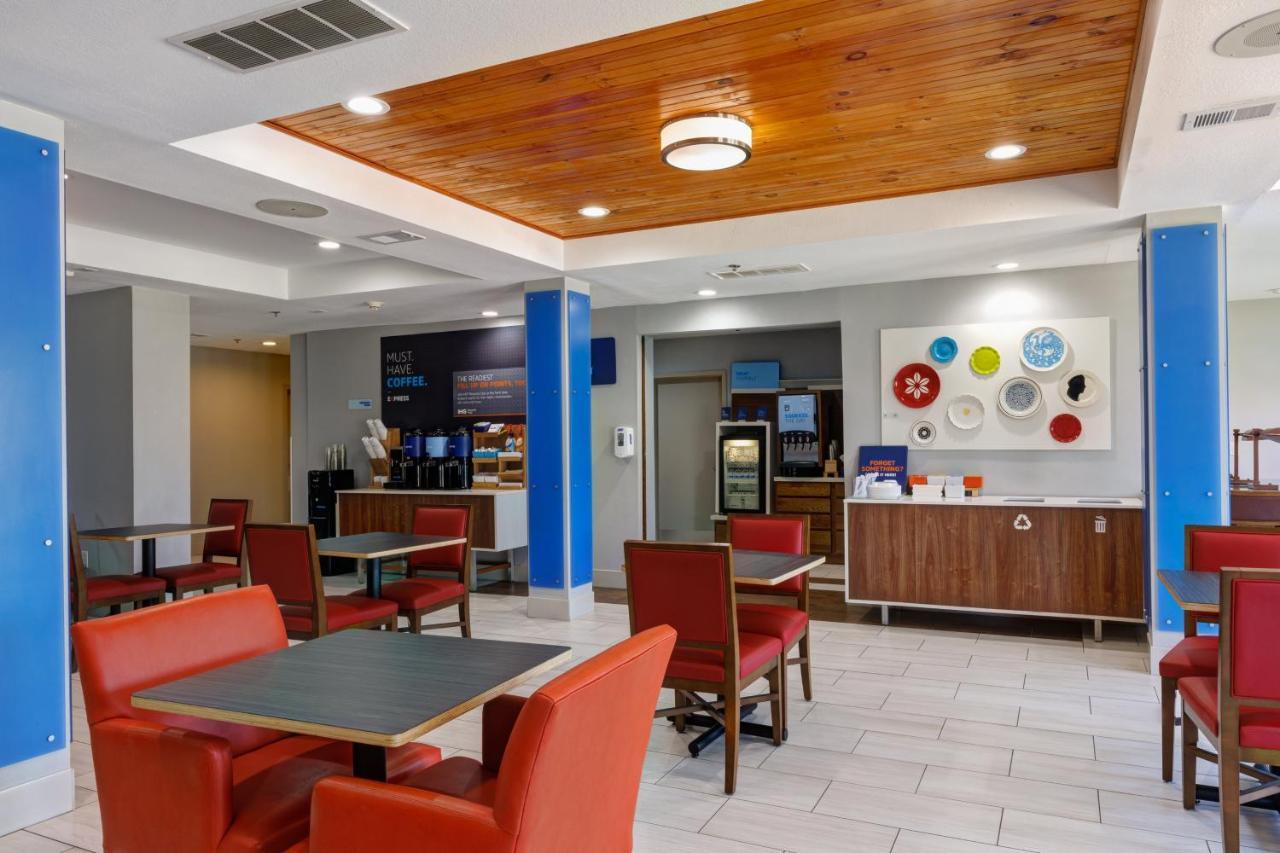 Holiday Inn Express Hotel & Suites Shelbyville By Ihg Bagian luar foto