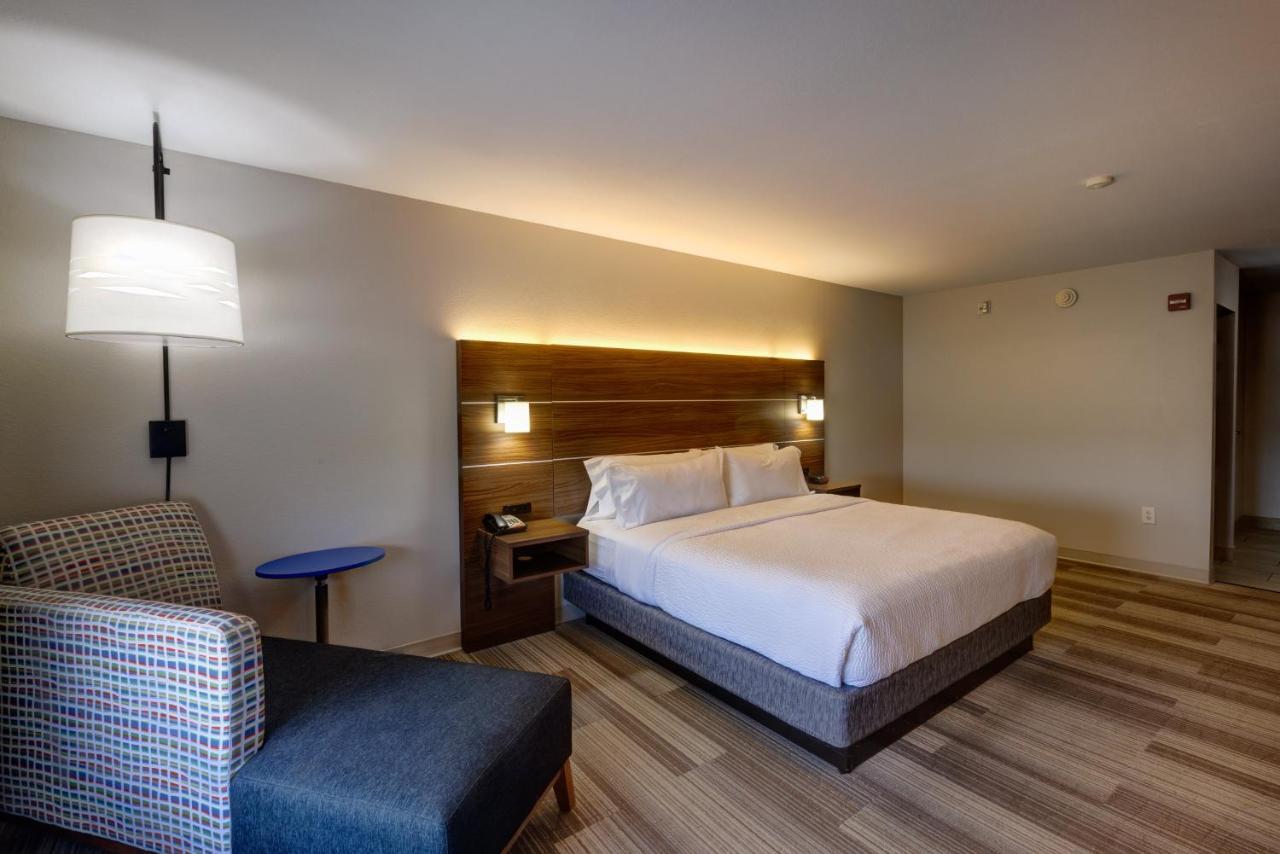 Holiday Inn Express Hotel & Suites Shelbyville By Ihg Bagian luar foto
