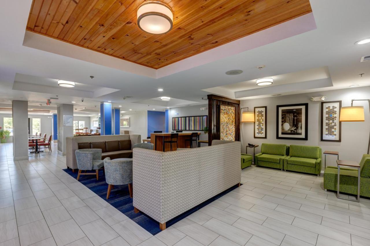 Holiday Inn Express Hotel & Suites Shelbyville By Ihg Bagian luar foto