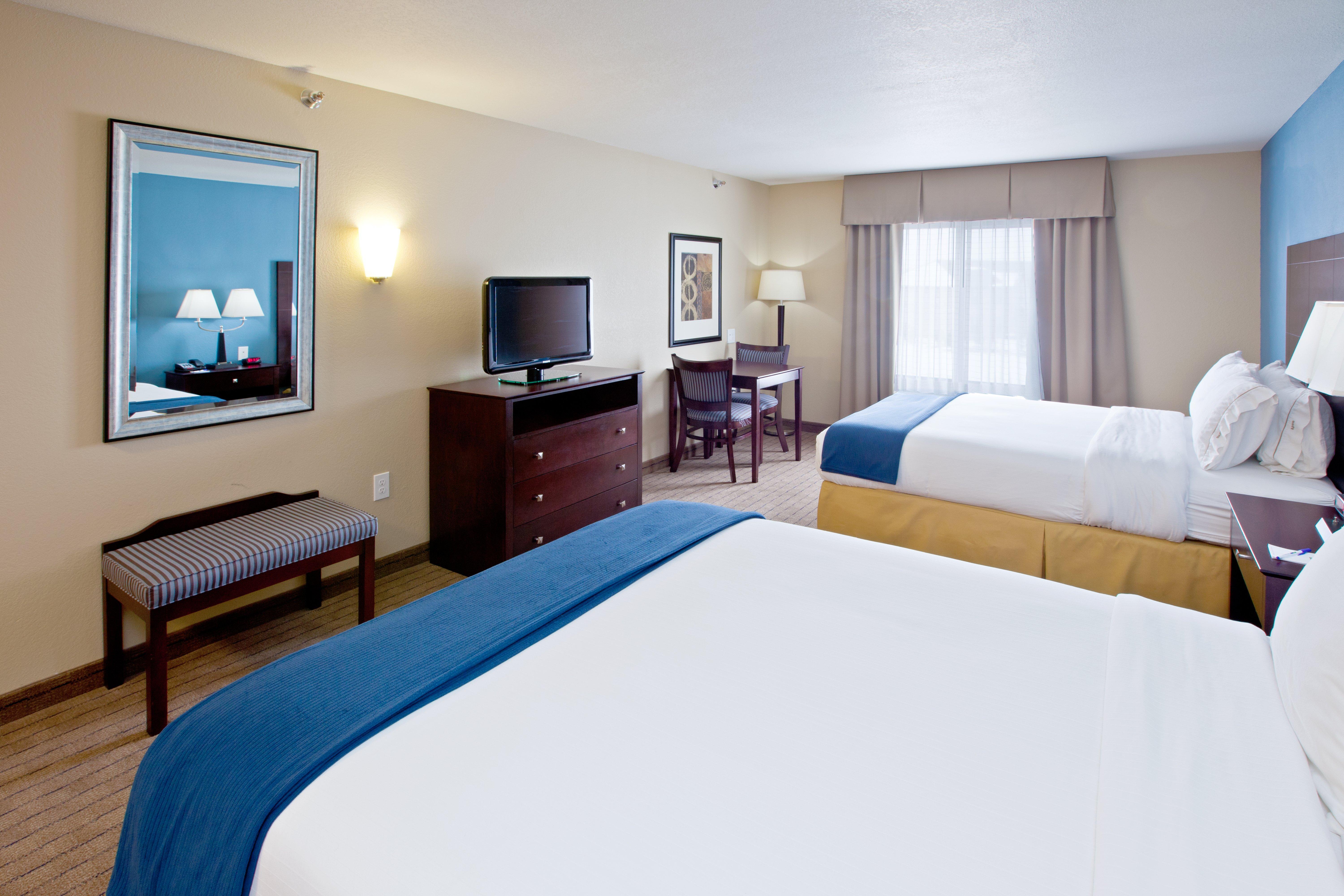 Holiday Inn Express Hotel & Suites Shelbyville By Ihg Bagian luar foto