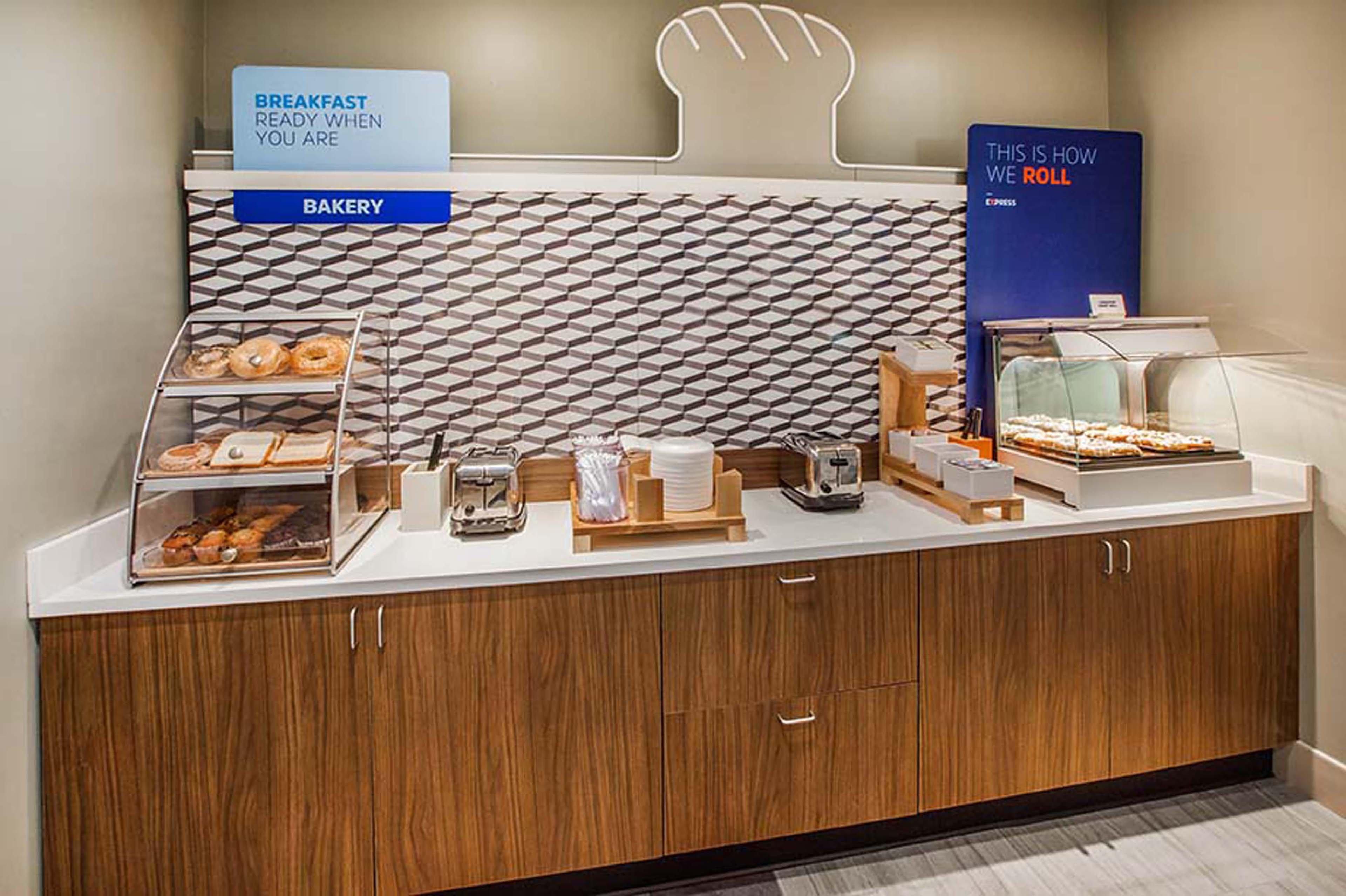 Holiday Inn Express Hotel & Suites Shelbyville By Ihg Bagian luar foto