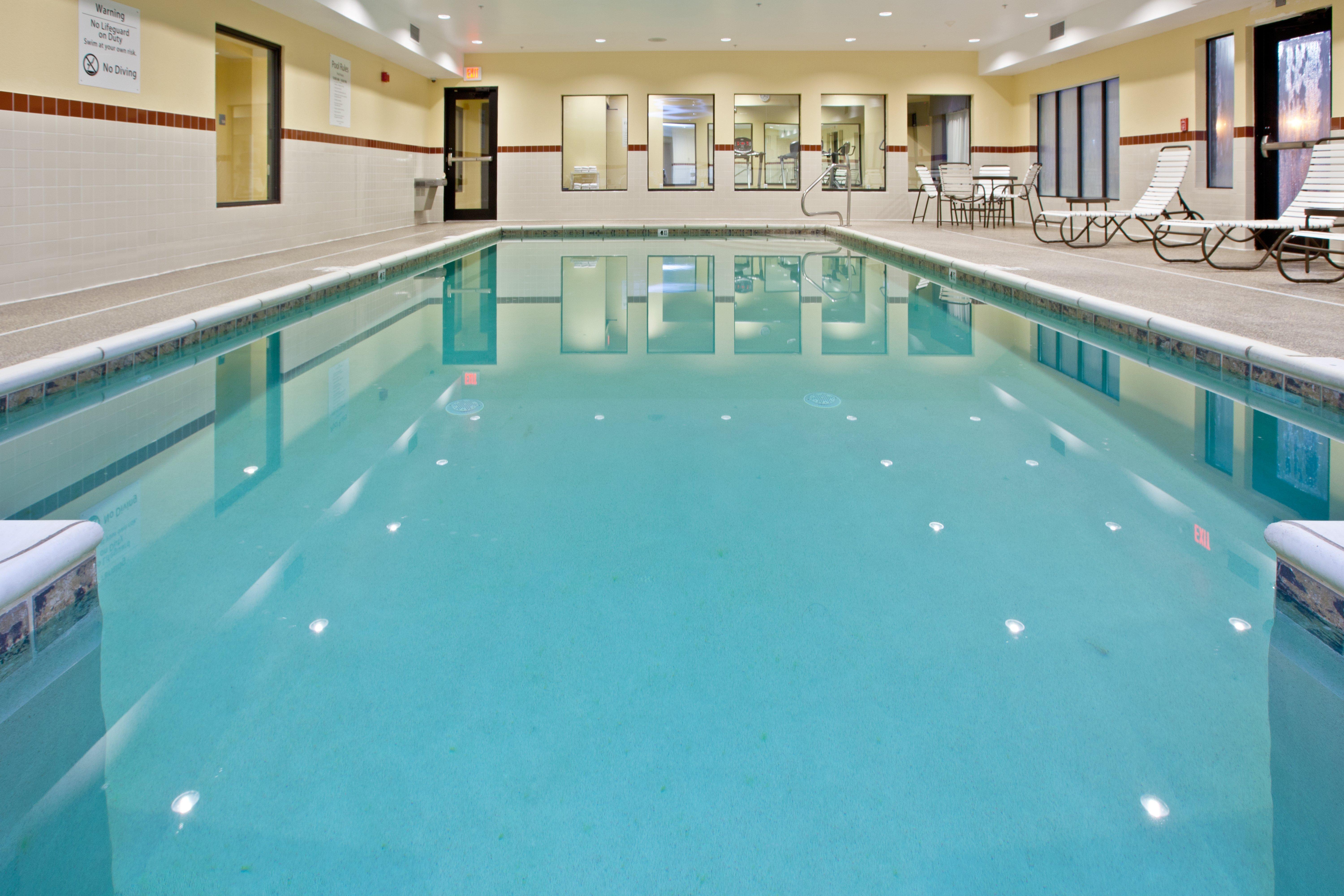 Holiday Inn Express Hotel & Suites Shelbyville By Ihg Bagian luar foto