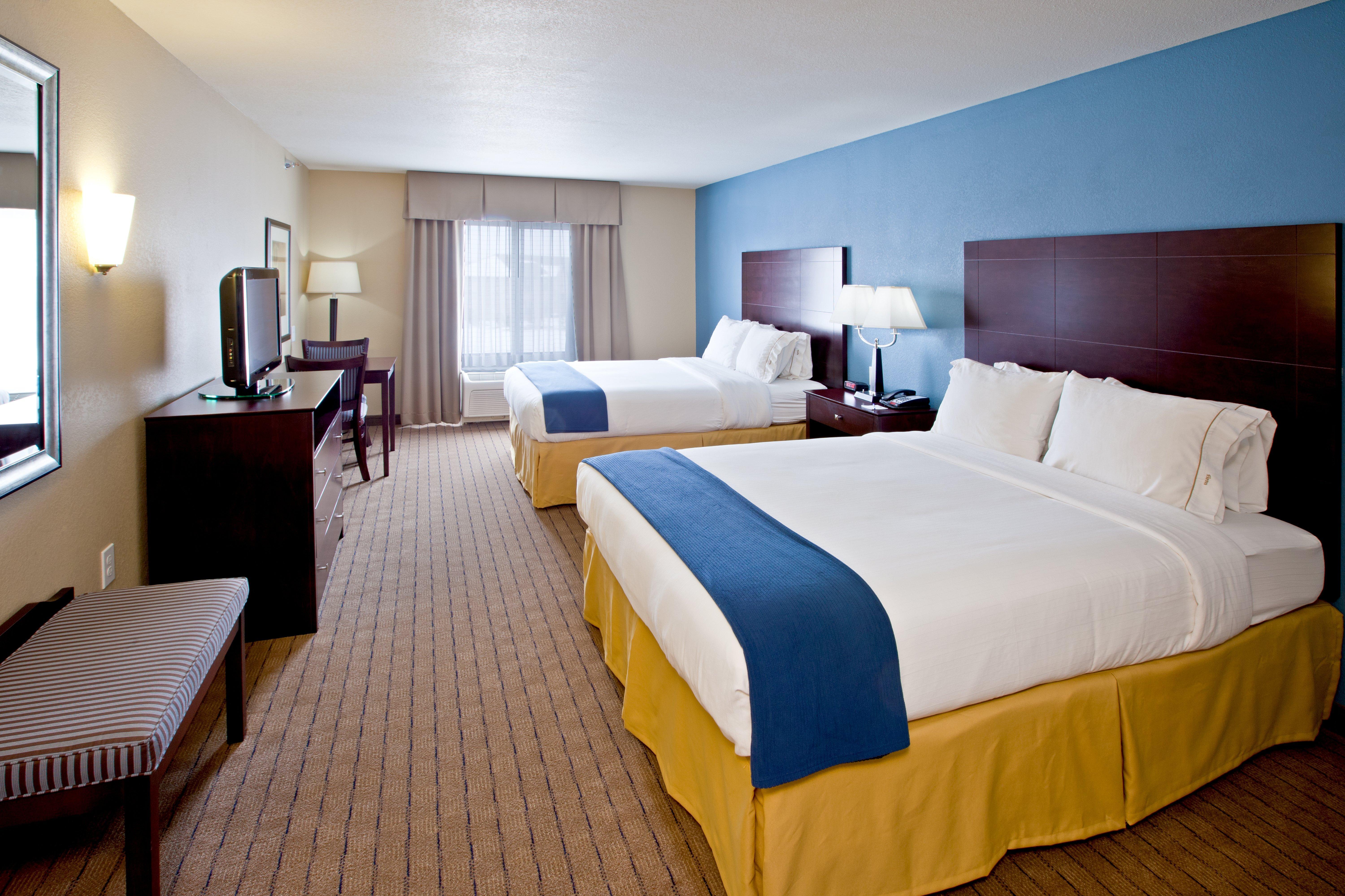 Holiday Inn Express Hotel & Suites Shelbyville By Ihg Bagian luar foto